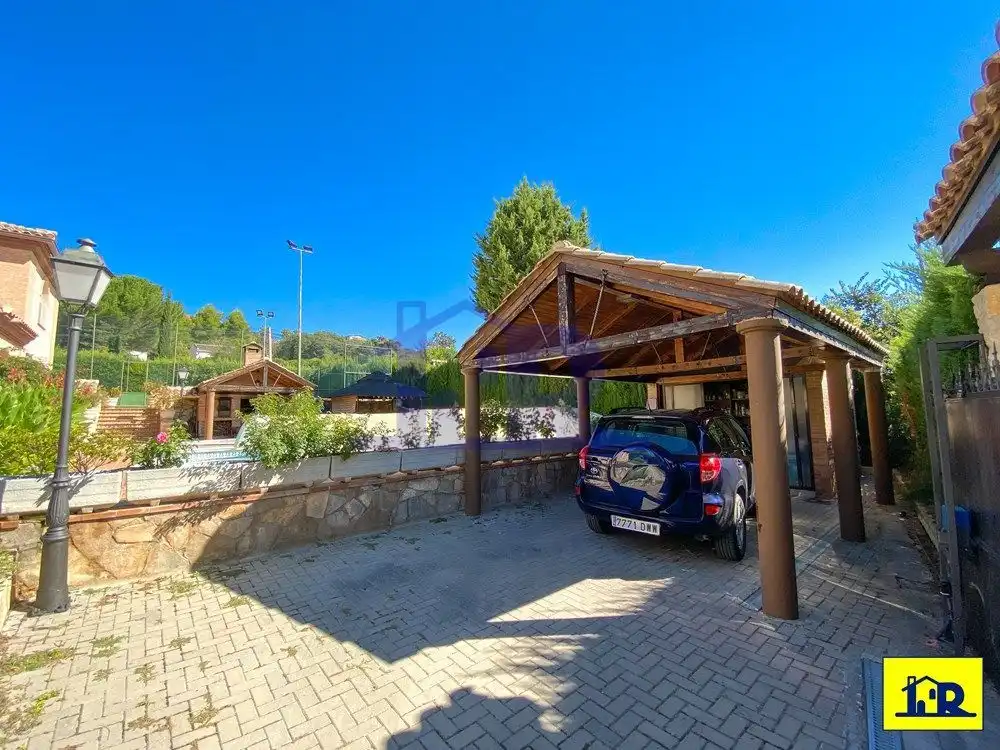Parking of Houses for sale in Arcas del Villar  with Terrace, Storage room and Swimming Pool
