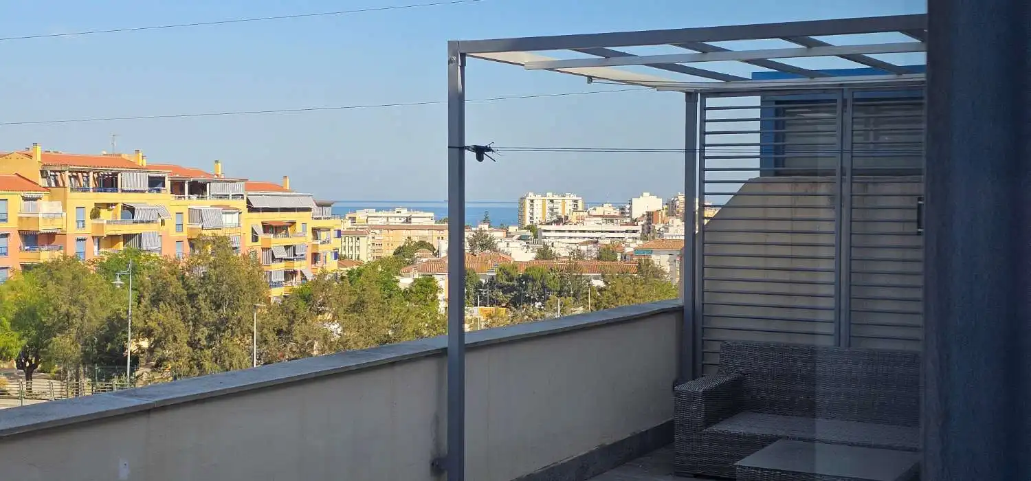 Terraza de Ático de alquiler en Vélez-Málaga con Terraza, Piscina y Amueblado