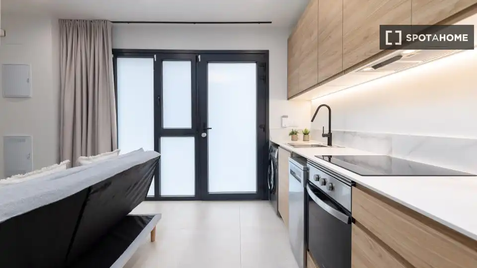 Cocina de Estudio para compartir en Valencia con Aire acondicionado, Terraza y Amueblado