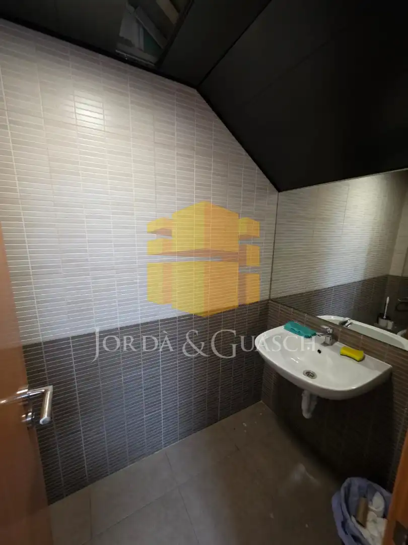 Baño de Nave industrial de alquiler en Sant Vicenç Dels Horts