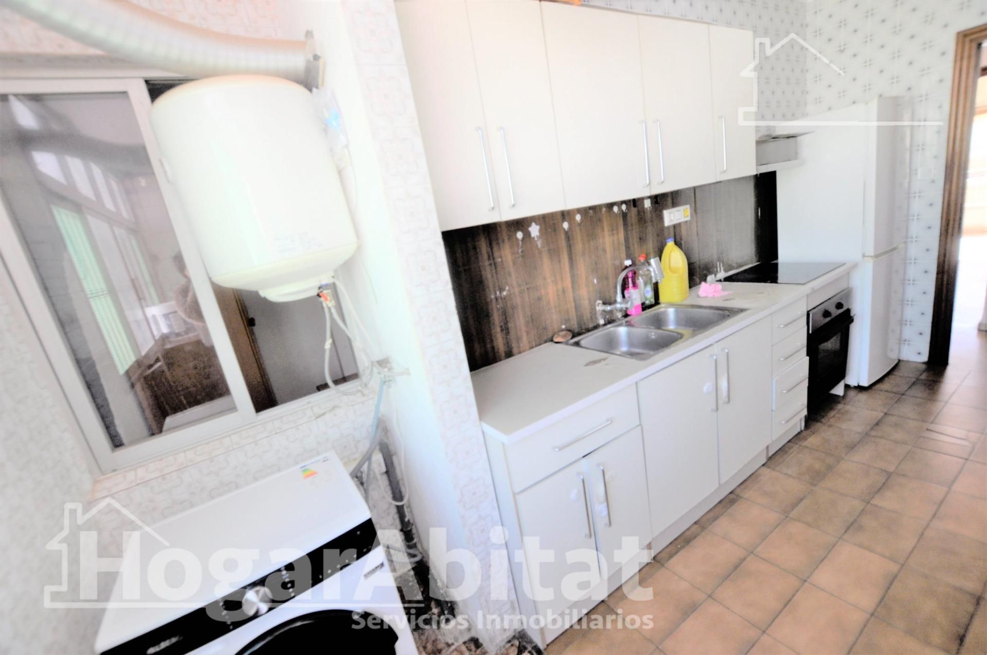 Kitchen of Flat for sale in Benetússer  with Furnished, Balcony and Alarm