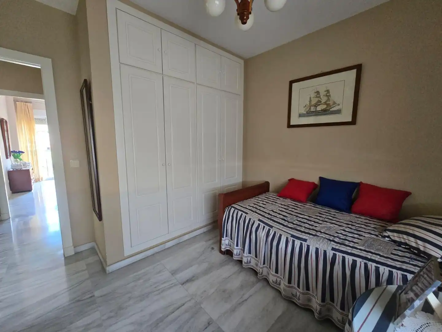Habitación de Casa adosada en venta en Castilleja de la Cuesta con Aire acondicionado, Trastero y Balcón