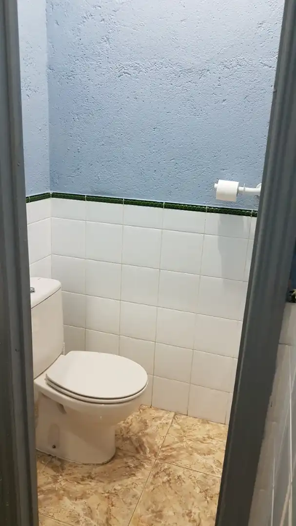 Baño de Oficina de alquiler en Torrejón de Ardoz con Aire acondicionado