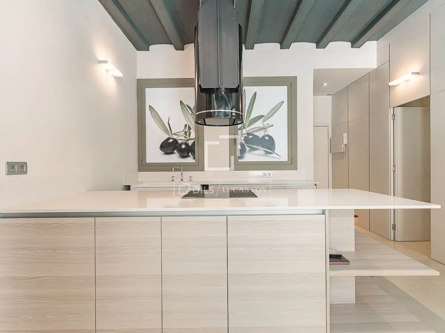Küche von Wohnung zum Verkauf in Barcelona mit Klimaanlage, Heizung und Möbliert