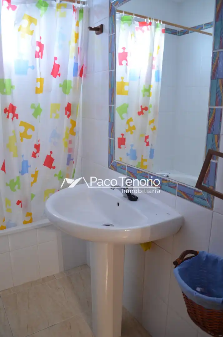 Baño de Apartamento de alquiler en La Antilla con Terraza, Amueblado y Lavadora
