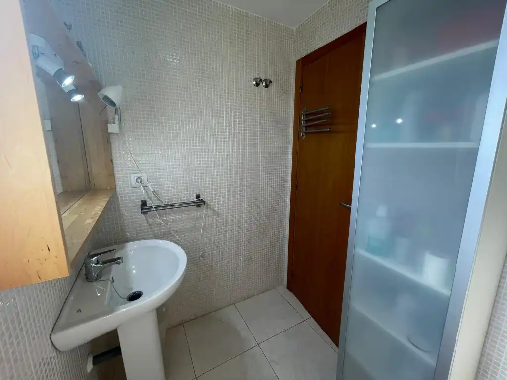Bany de Apartament en venda en La Manga del Mar Menor amb Terrassa, Piscina i Balcó
