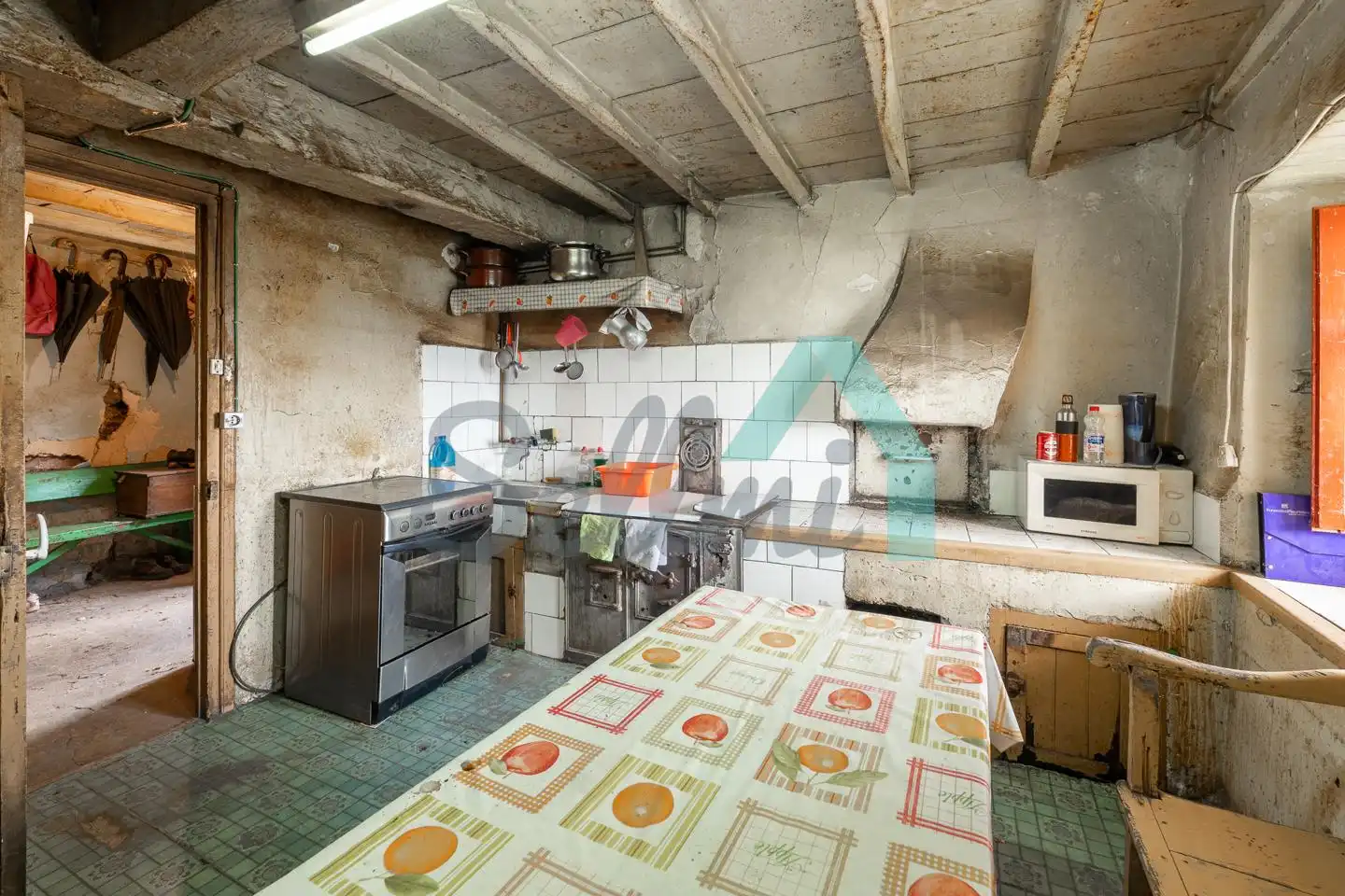Küche von Einfamilien-Reihenhaus zum Verkauf in Quirós mit Privatgarten und Terrasse