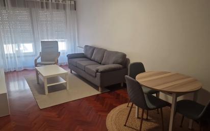 Living room of Flat to share in A Coruña Capital   with Heating, Parquet flooring and Furnished