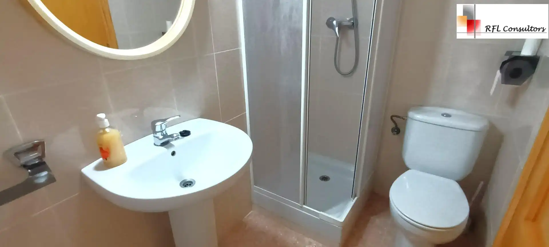 Badezimmer von Wohnungen zur Miete in Torreblanca mit Klimaanlage, Privatgarten und Terrasse