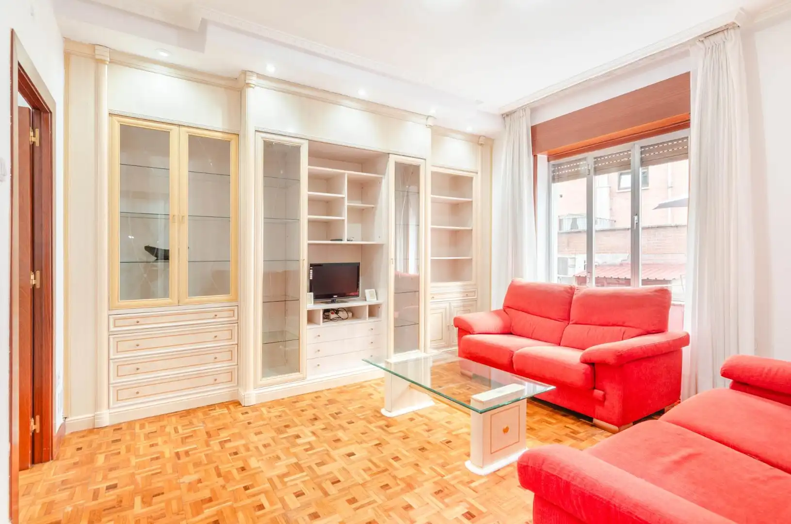 Flat for rent in Calle RAMON PEREZ DE AYALA, 52, San Pedro - Siana