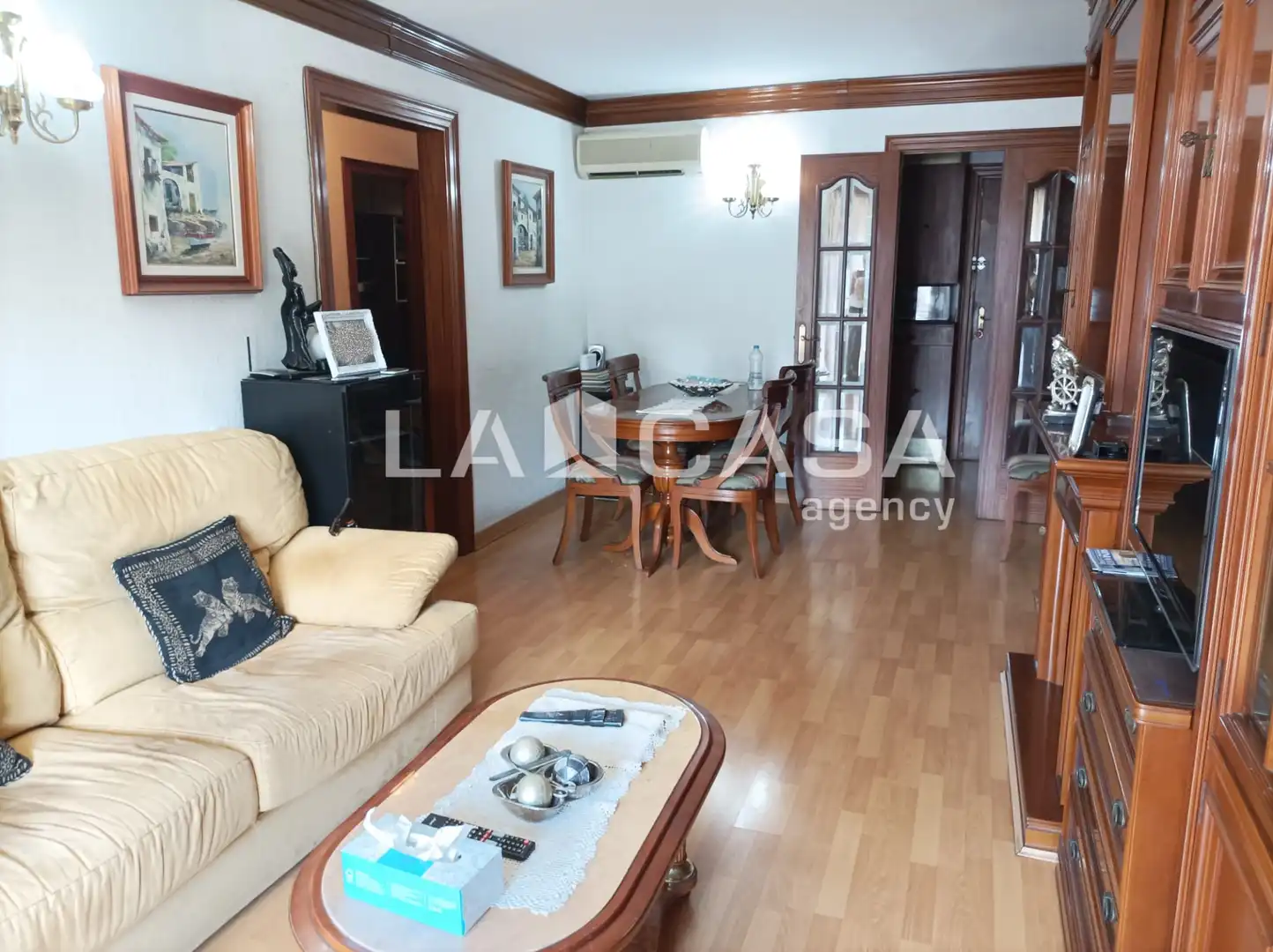 Flat for sale in Santa Coloma de Gramenet  with Air Conditioner, Furnished and Balcony