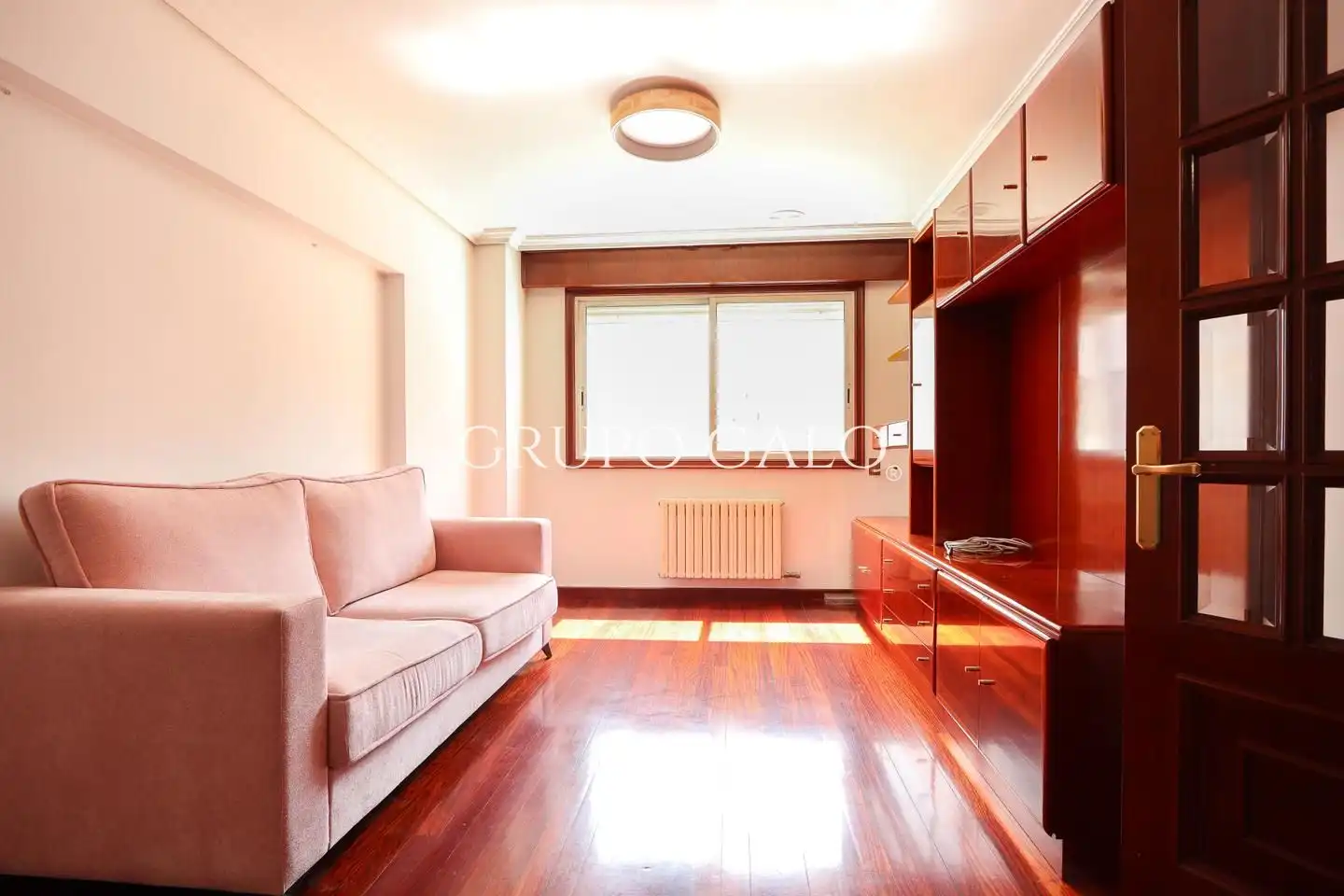 Sala d'estar de Dúplex de lloguer en Vigo  amb Calefacció i Parquet