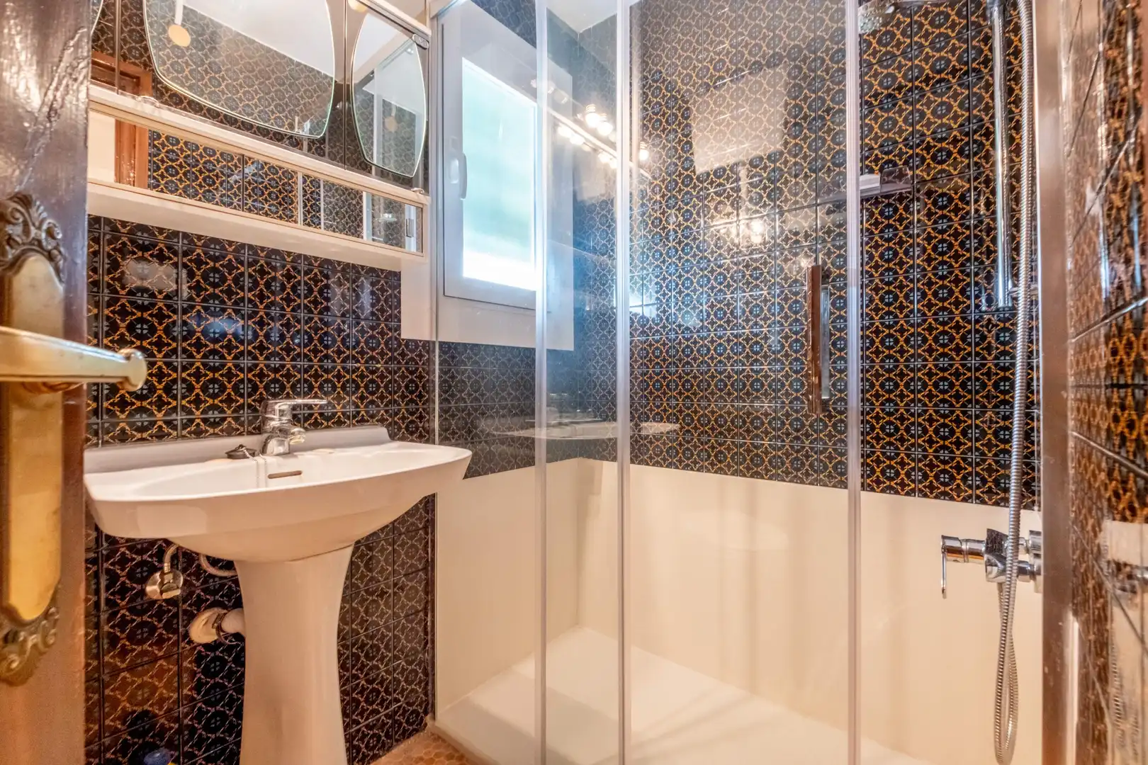 Baño de Piso en venta en Zaragoza con Calefacción, Terraza y Balcón