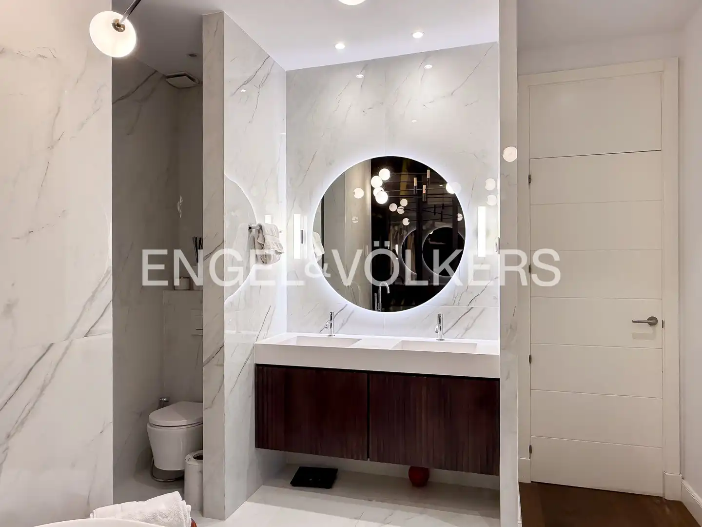 Badezimmer von Wohnung zur Miete in Madrid mit Klimaanlage, Heizung und Möbliert