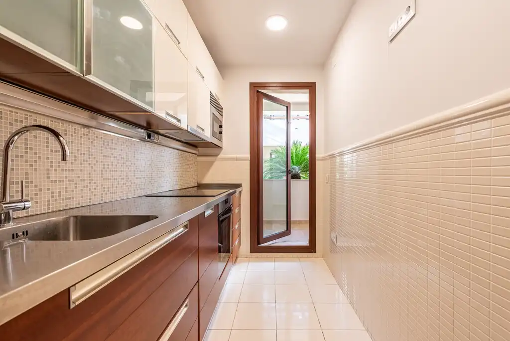 Cuina de Apartament en venda en Marbella amb Aire condicionat, Calefacció i Terrassa