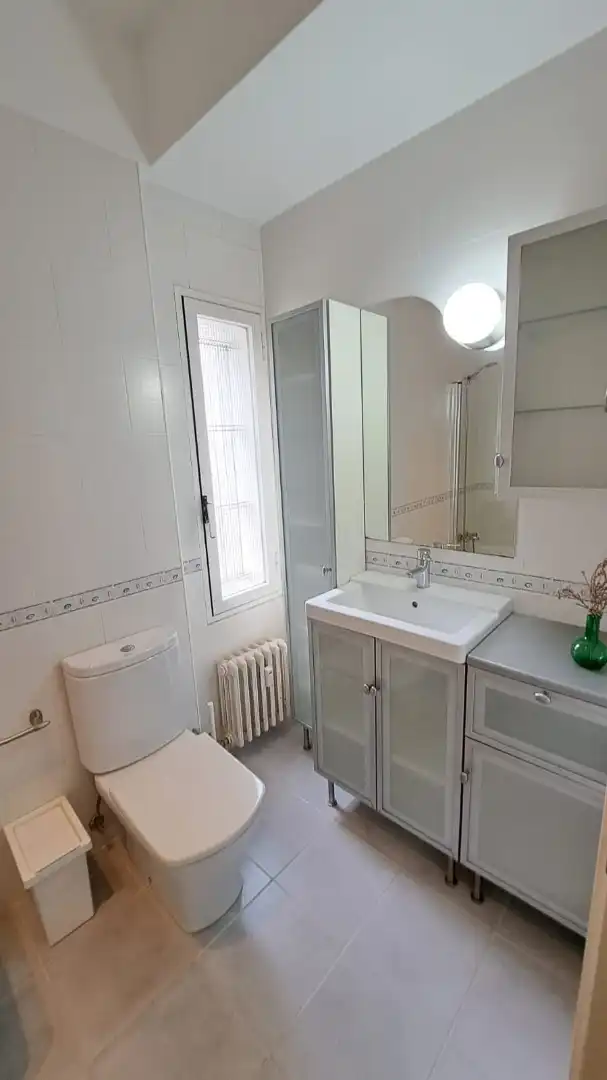 Bathroom of Flat for sale in Bilbao   with Heating, Storage room and Oven
