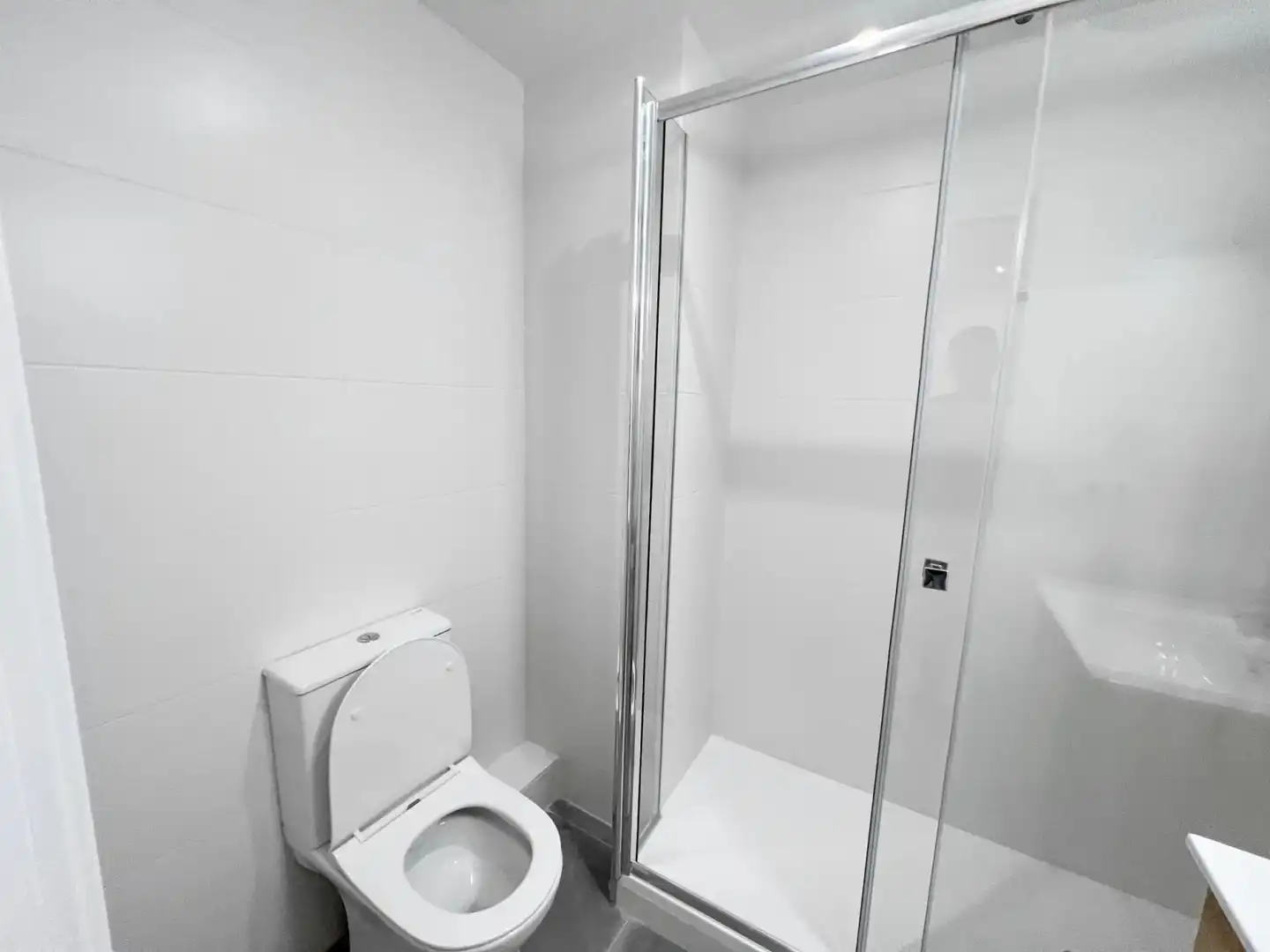 Bathroom of Flat for share in Sants - Montjuïc