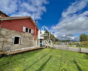 Vista exterior de Casa o xalet en venda en Catoira amb Jardí privat