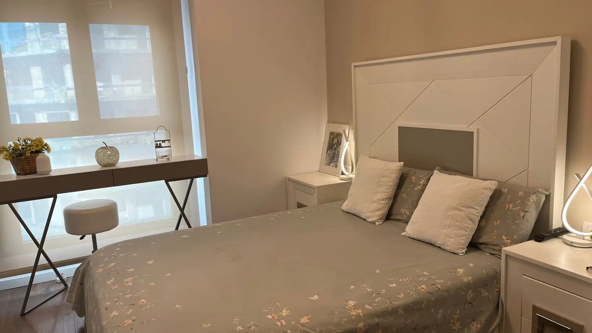 Habitación de Ático en venta en Valencia con Aire acondicionado, Calefacción y Jardín privado