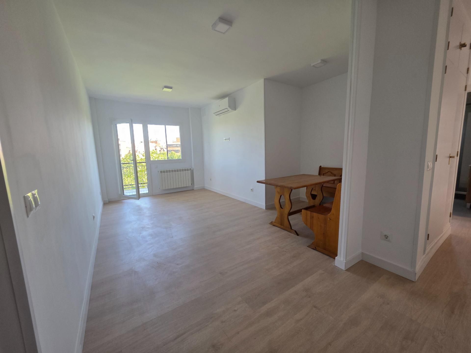Bedroom of Flat to rent in  Madrid Capital  with Air Conditioner, Heating and Private garden