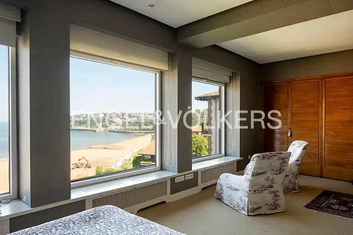 Schlafzimmer von Maisonette zum Verkauf in Getxo  mit Heizung, Terrasse und Abstellraum
