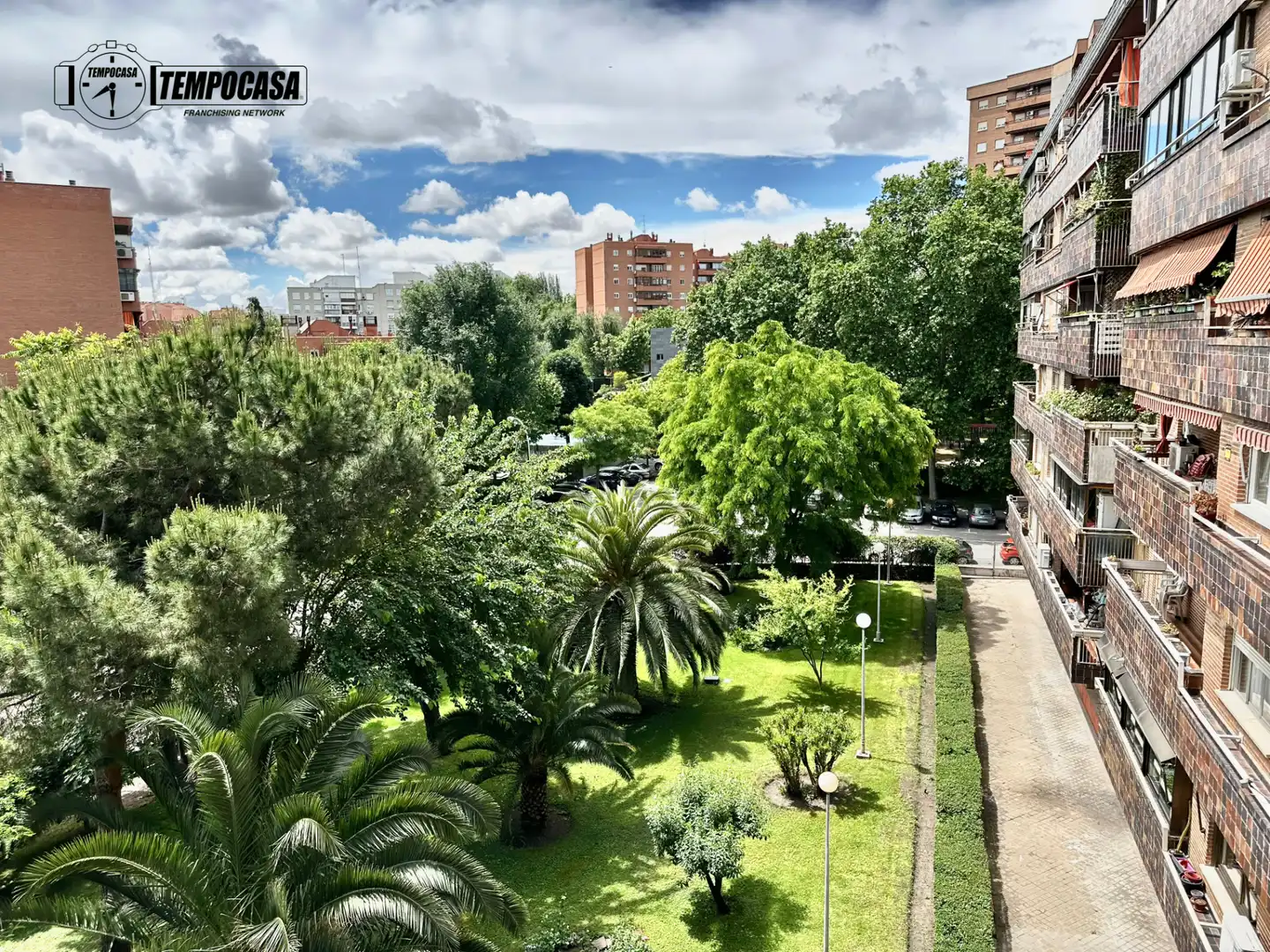 Vista exterior de Piso en venta en Madrid con Aire acondicionado, Calefacción y Jardín privado