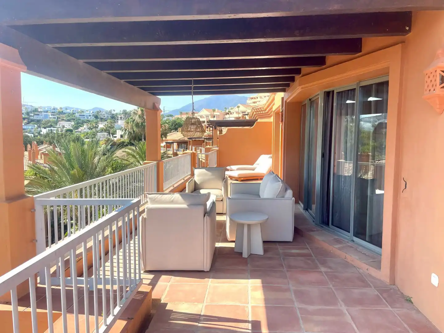 Terrassa de Àtic de lloguer en Estepona amb Aire condicionat, Terrassa i Piscina