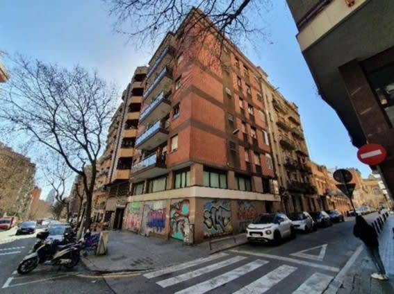 Local comercial en Alquiler en C/ Independencia en El Camp de l'Arpa del Clot