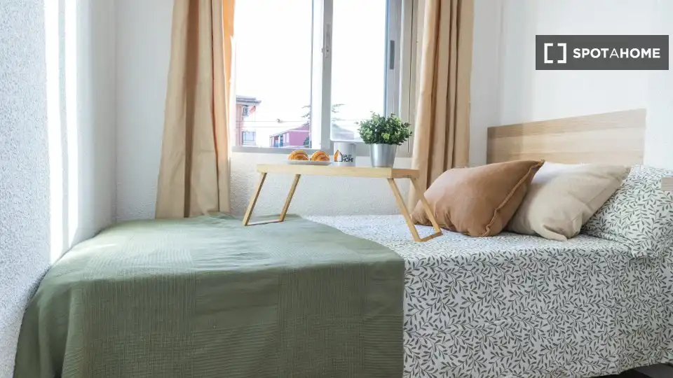 Bedroom of Flat for share in Getafe  with Air Conditioner, Heating and Furnished