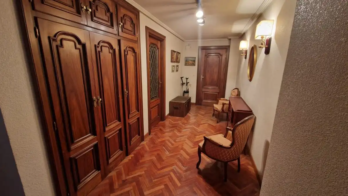Piso en venta en León Capital  con Calefacción, Parquet y Terraza