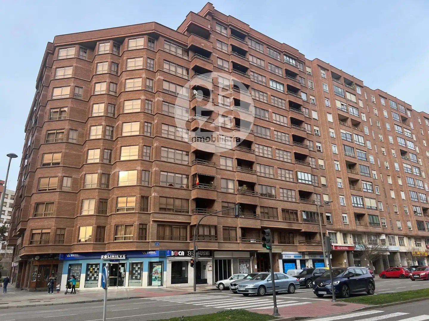 Außenansicht von Wohnung zur Miete in Burgos mit Heizung, Terrasse und Abstellraum