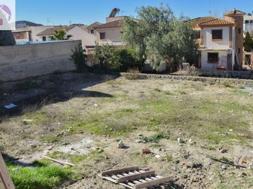 Terreno residencial en venta en Calle ROSALIA DE CASTRO 4