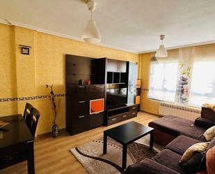 Sala d'estar de Pis en venda en Salamanca Capital amb Calefacció, Terrassa i Balcó