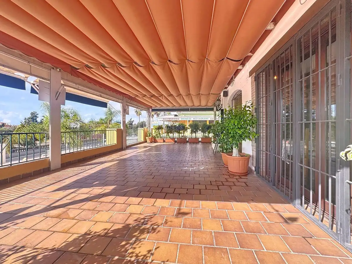 Terraza de Local en venta en Estepona