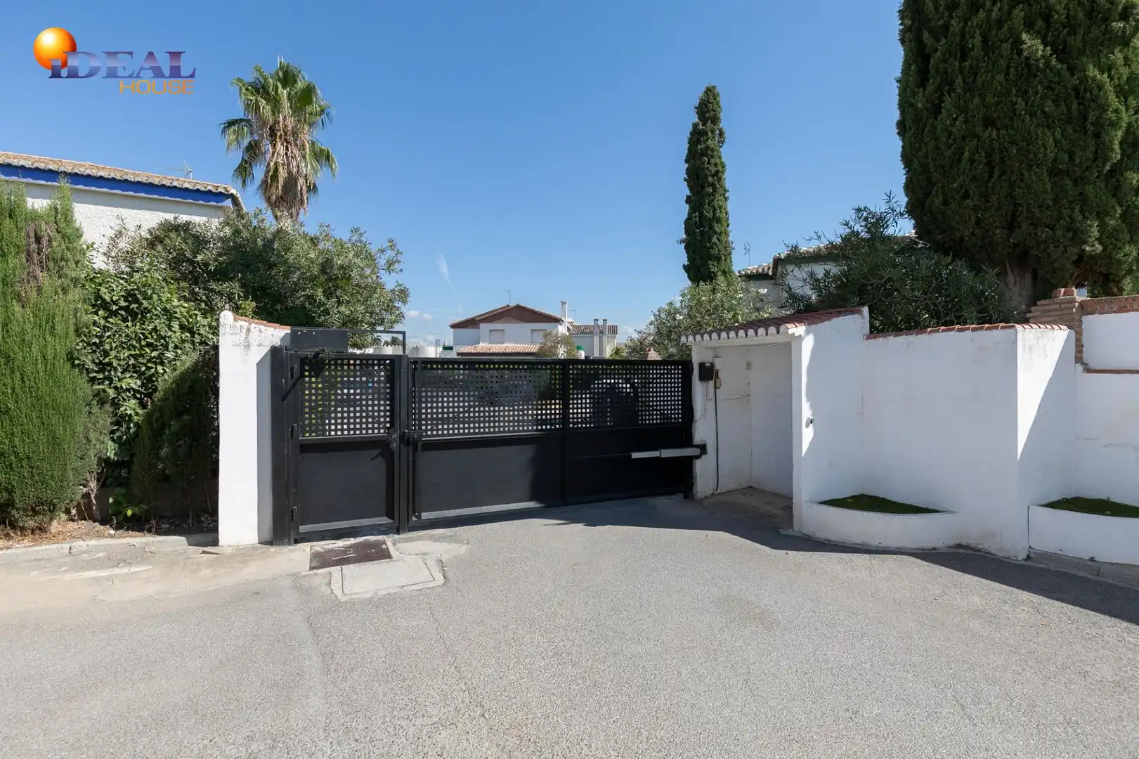 Vista exterior de Casa o chalet en venta en Ogíjares con Jardín privado, Terraza y Balcón