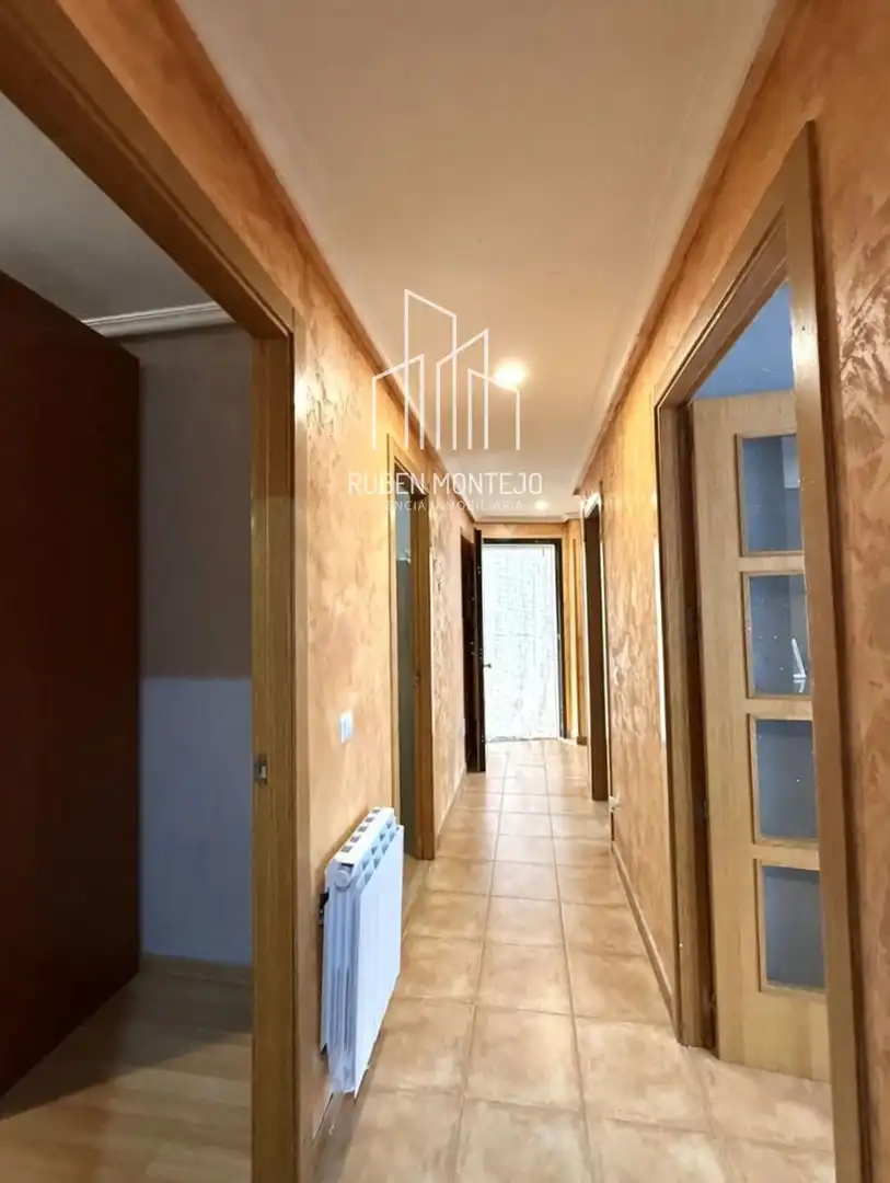Piso en venta en Castellanos de Moriscos con Calefacción, Horno y Lavadora