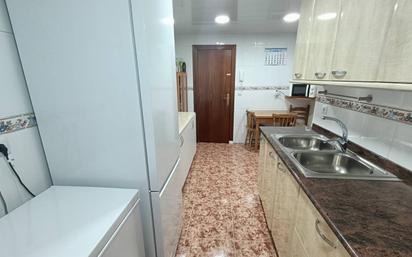 Kitchen of Flat for sale in Santa Coloma de Gramenet  with Heating and Balcony