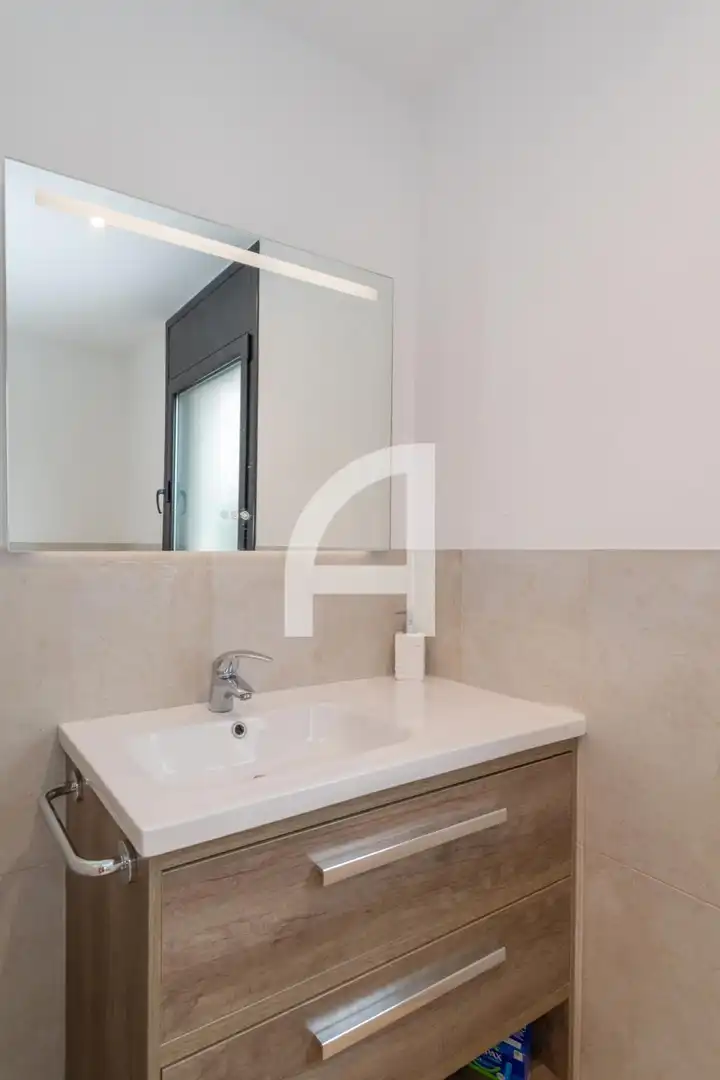 Baño de Casa o chalet en venta en Sant Julià de Ramis con Aire acondicionado, Calefacción y Jardín privado