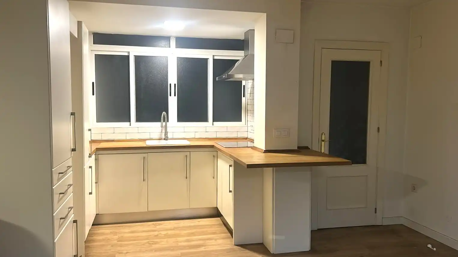 Kitchen of Flat for sale in Alcalá de Guadaira  with Air Conditioner, Heating and Terrace