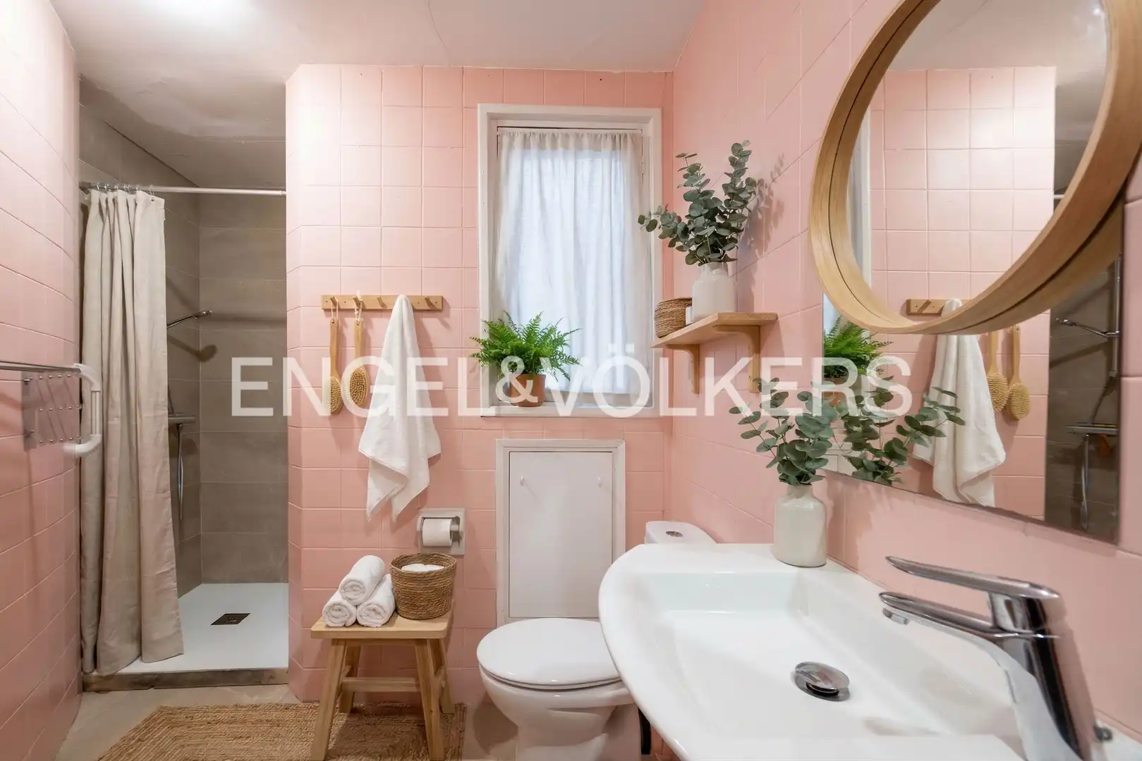 Baño de Piso en venta en Donostia - San Sebastián  con Calefacción y Balcón
