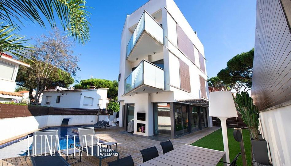 Foto 1 de Casa o xalet en venda a Calle Calle 9, Lluminetes, Barcelona