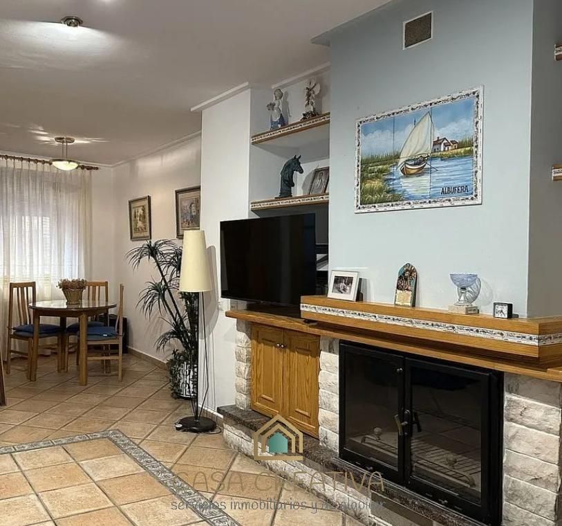 Sala d'estar de Casa adosada en venda en Ontinyent amb Aire condicionat, Calefacció i Terrassa