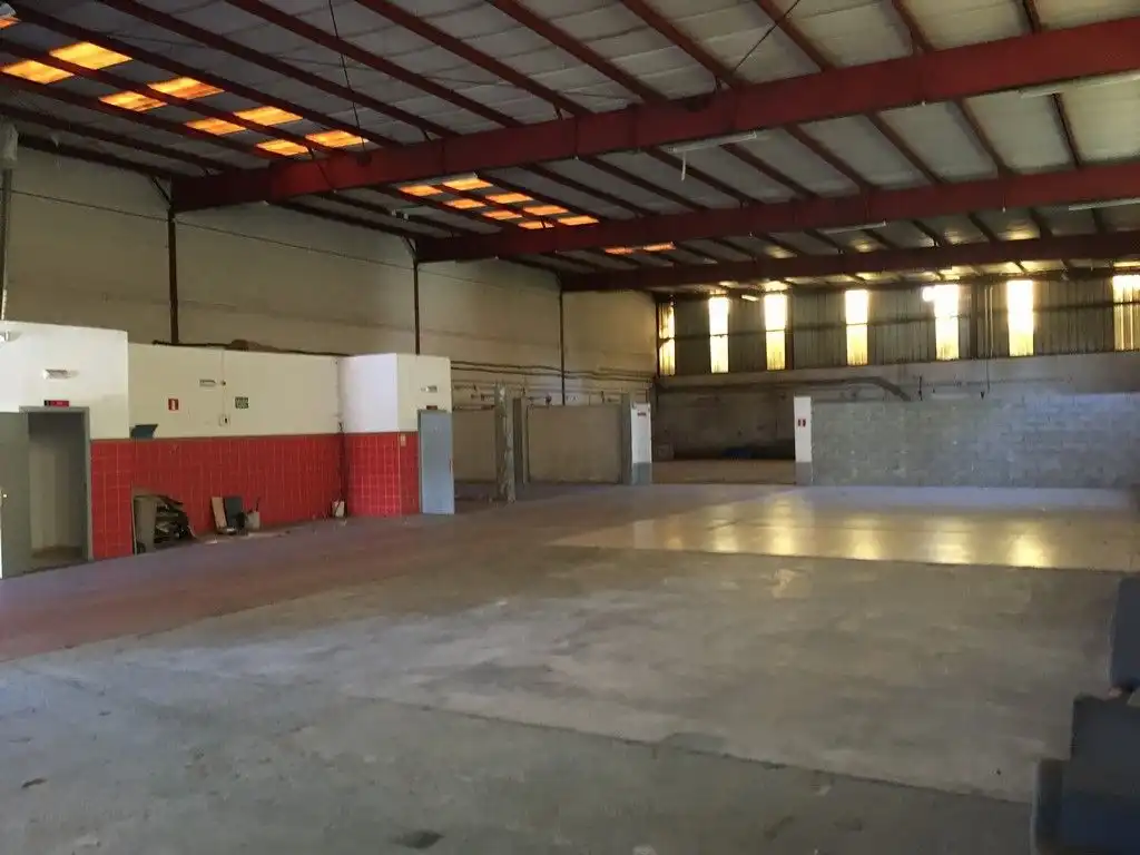 Nave industrial en venta en Teo