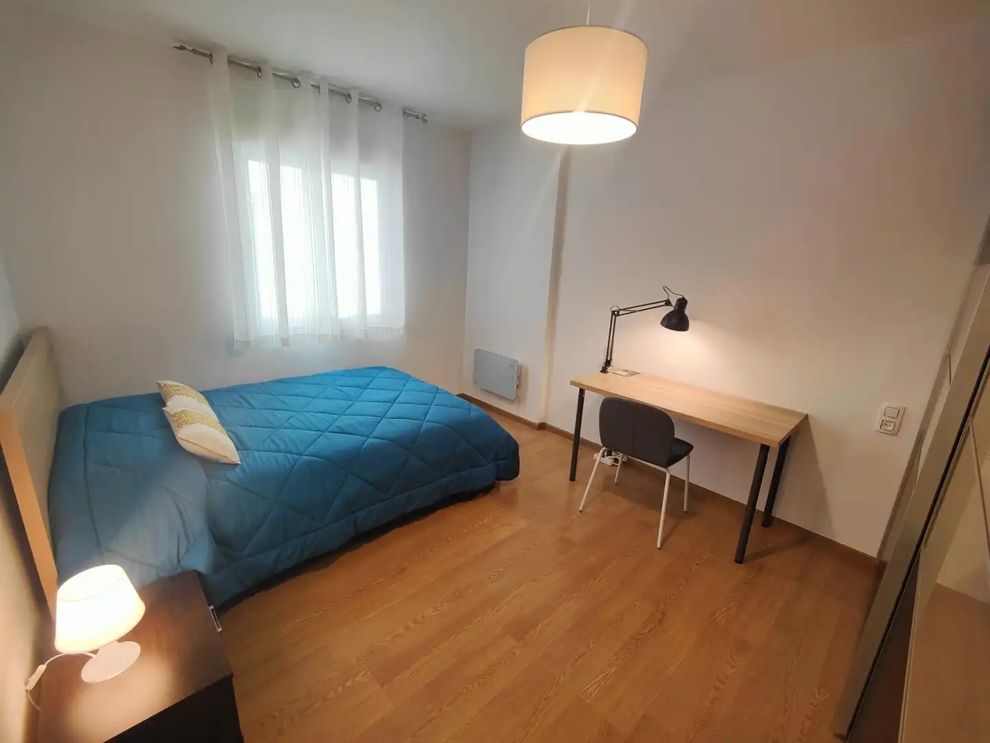 Bedroom of Flat for rent in Granada  with Air Conditioner, Heating and Furnished