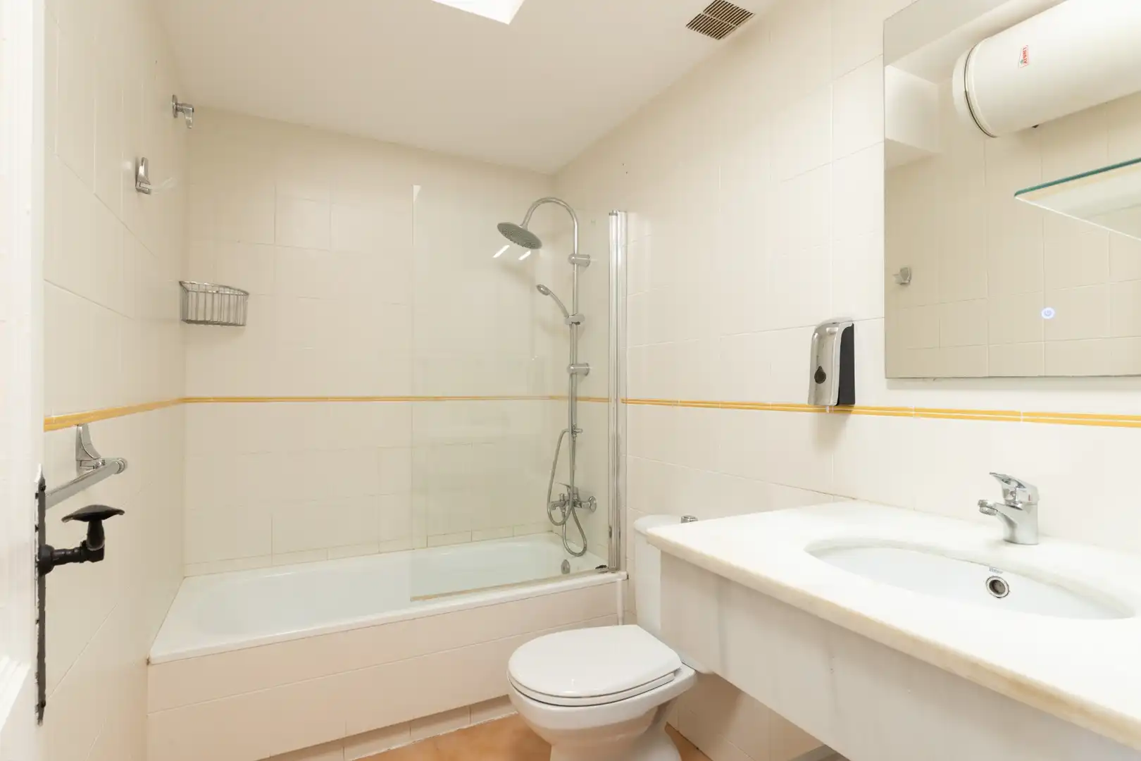 Bathroom of Flat for sale in Palafrugell  with Air Conditioner, Private garden and Terrace