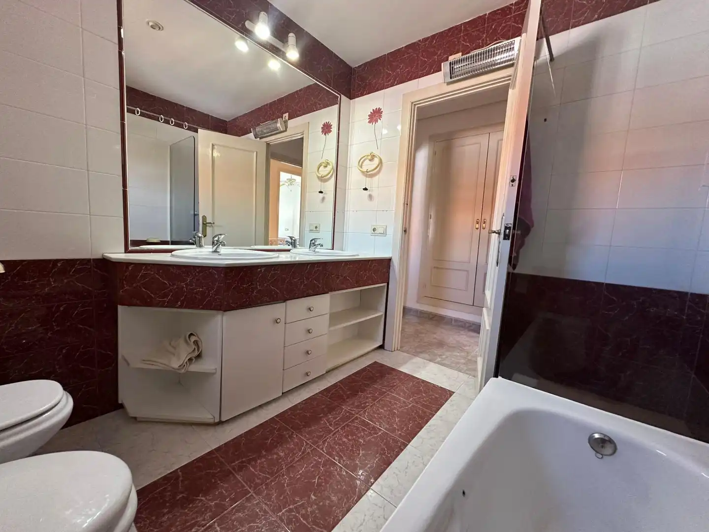 Baño de Casa adosada en venta en Benidorm con Aire acondicionado, Calefacción y Jardín privado