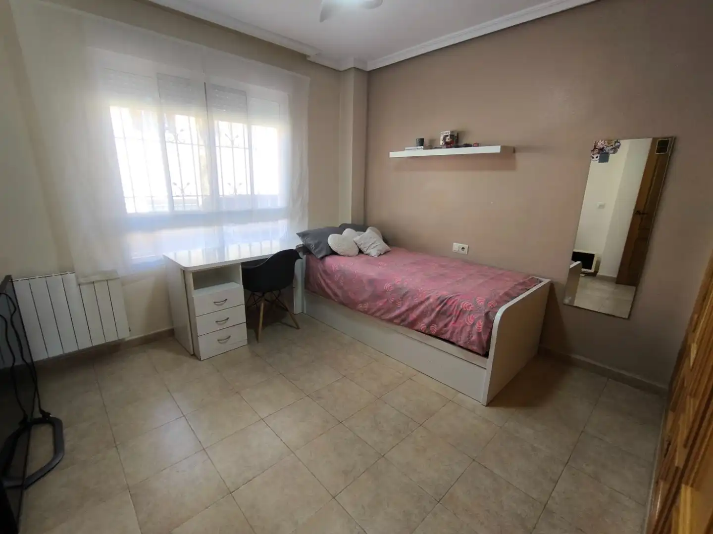 Dormitori de Casa o xalet en venda en La Unión amb Aire condicionat, Calefacció i Jardí privat