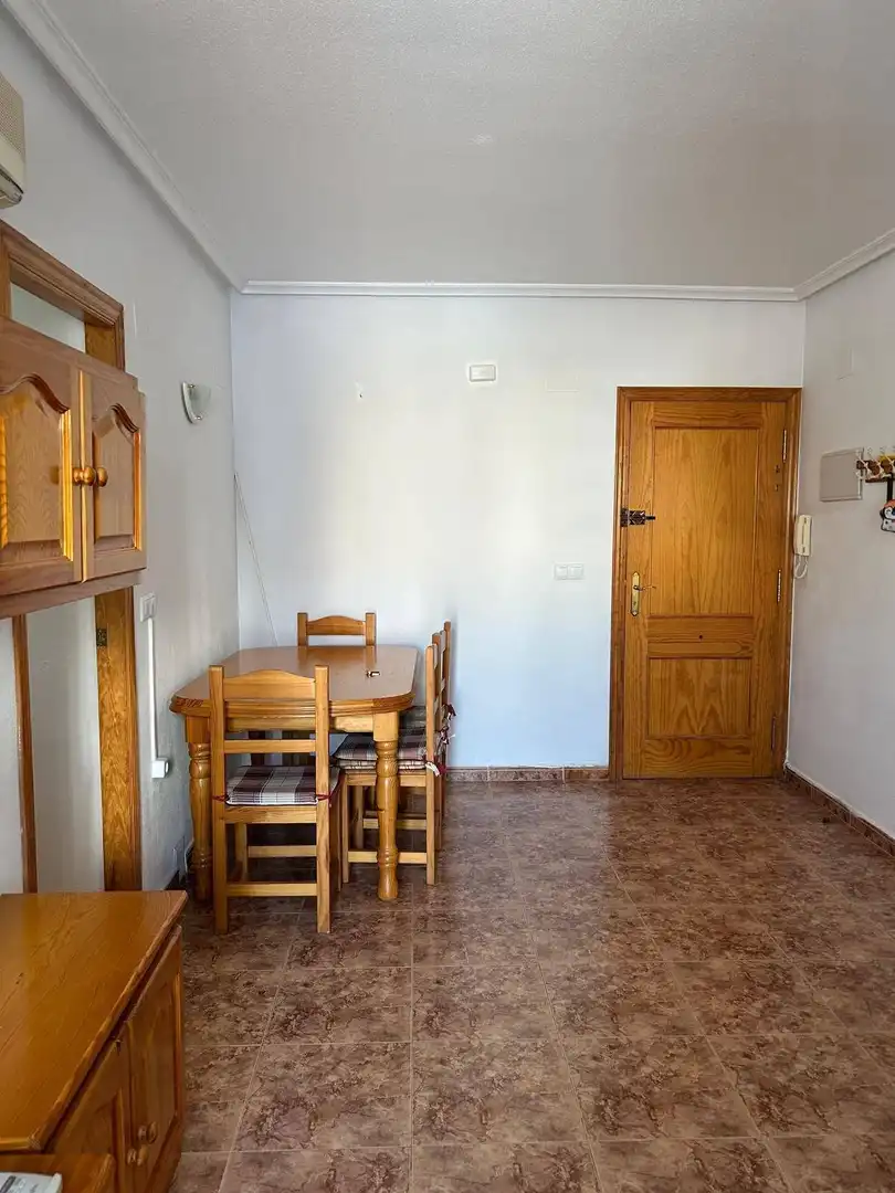 Esszimmer von Wohnung zum Verkauf in Torrevieja mit Klimaanlage, Heizung und Privatgarten