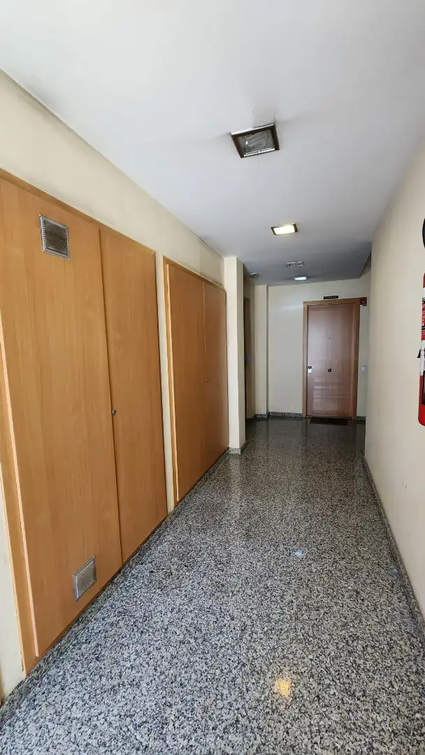 Dachboden zum Verkauf in Rubí mit Klimaanlage, Heizung und Terrasse