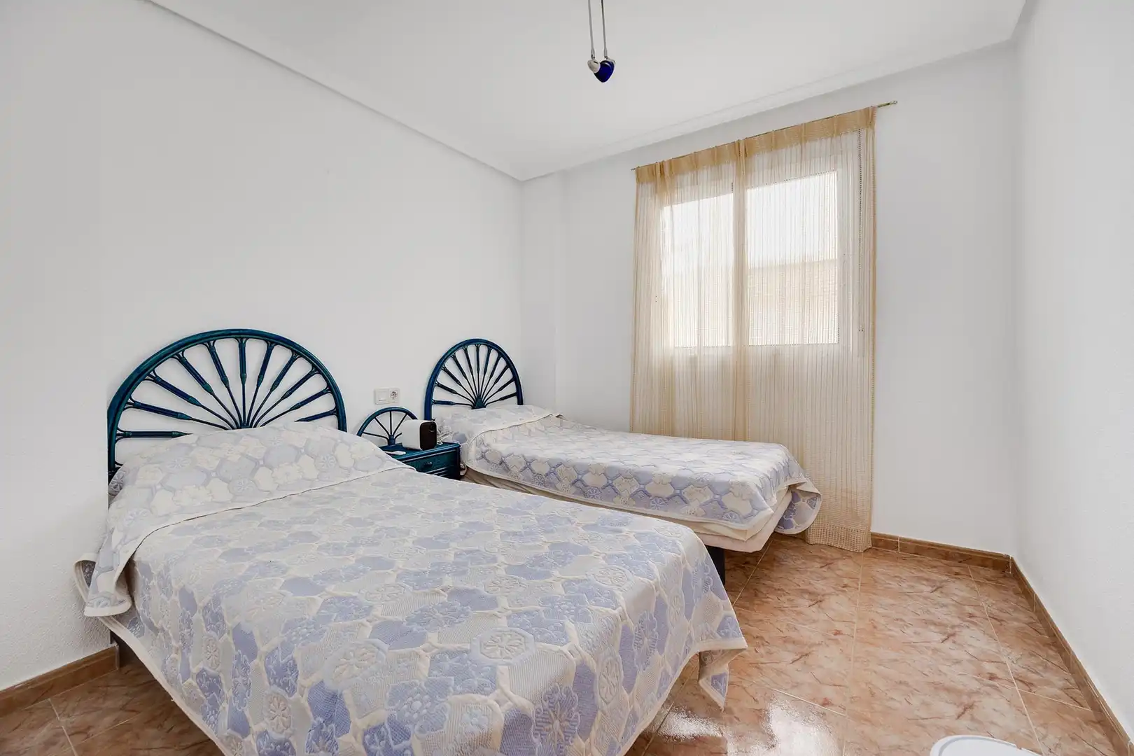 Dormitori de Apartament en venda en Torrevieja amb Aire condicionat i Terrassa